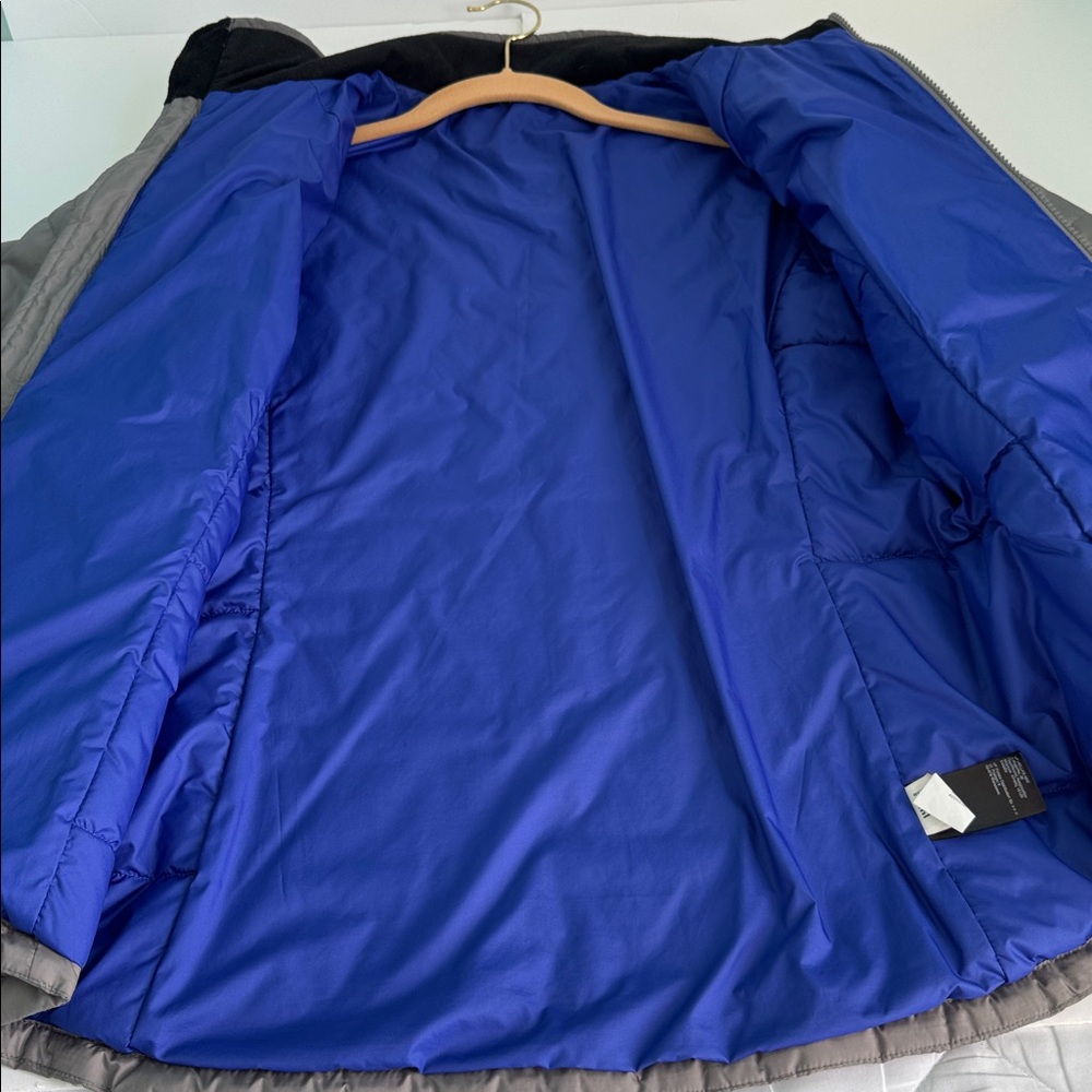 The North Face Blue and Black Jacket - Picture 5 of 7